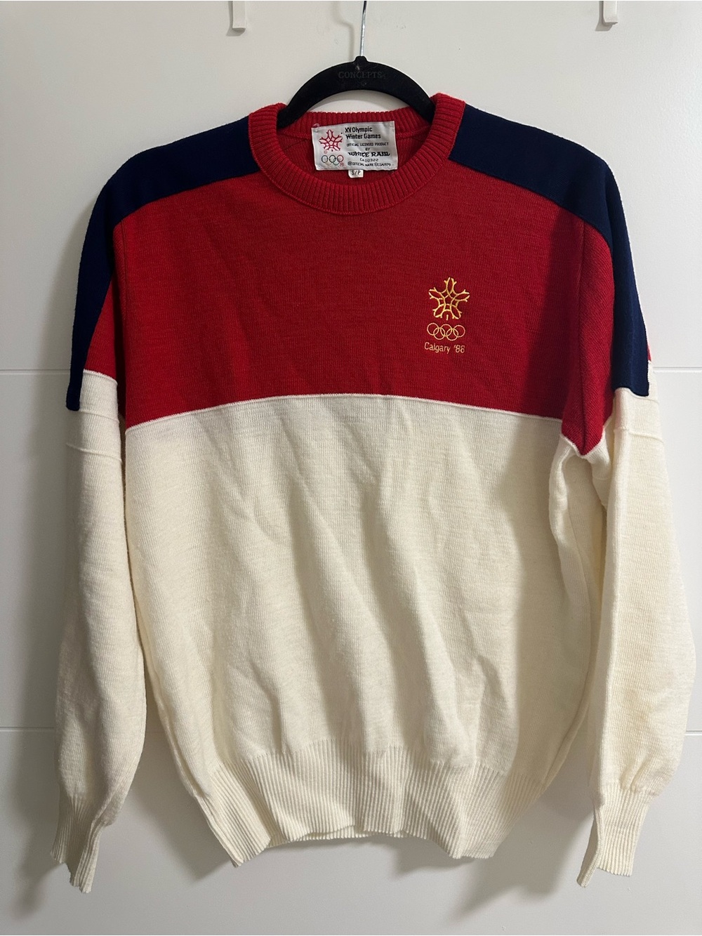 Vintage 1988 Calgary Winter Olympics (XV Olympic Winter Games) Licensed Sweater